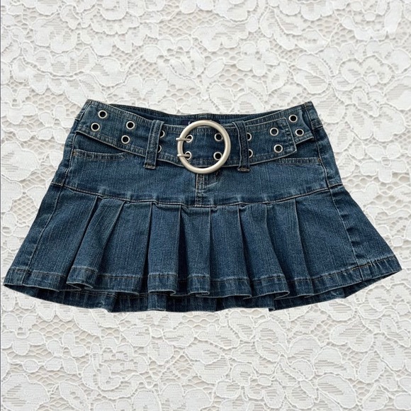 Angels Dresses & Skirts - vintage angels y2k denim mini skirt w/ built in circle buckle grommet belt